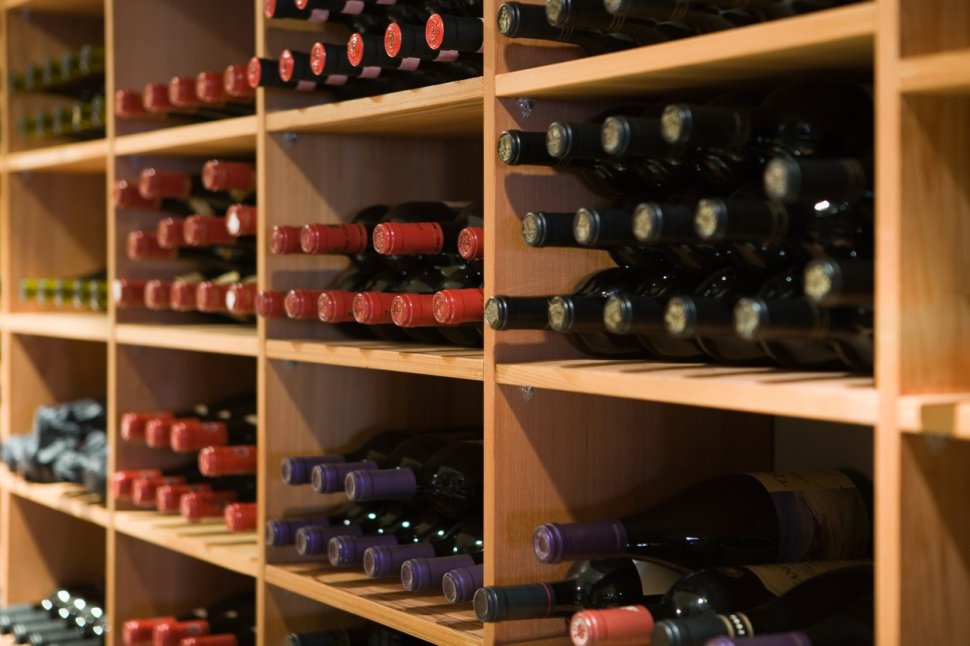Un miliardar vinde o colecție de sticle de vin în valoare de 50 de milioane de dolari