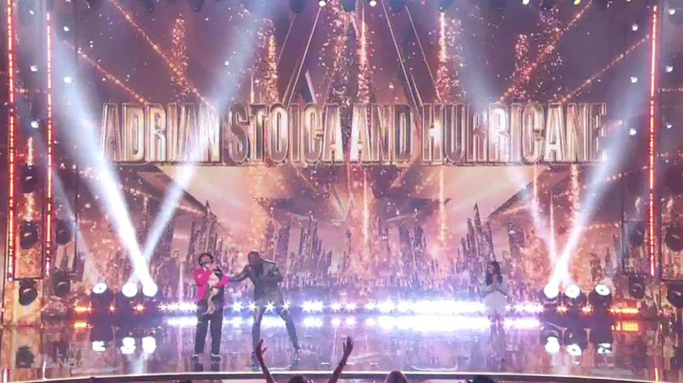 Românul Adrian Stoica a câştigat un milion de dolari alături de câinele său la America's Got Talent, cel mai mare concurs de talente din lume 860527