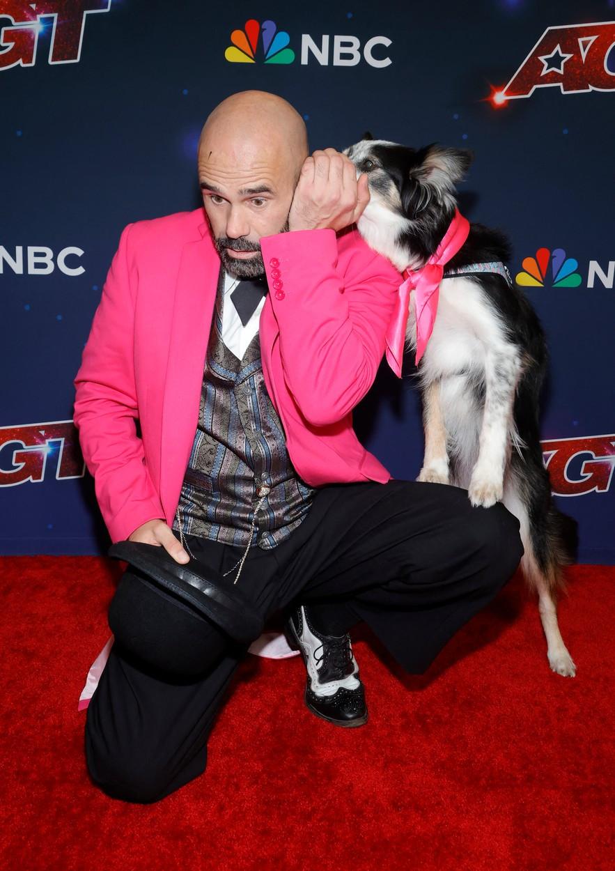 Românul Adrian Stoica a câştigat un milion de dolari alături de câinele său la America's Got Talent, cel mai mare concurs de talente din lume 860531