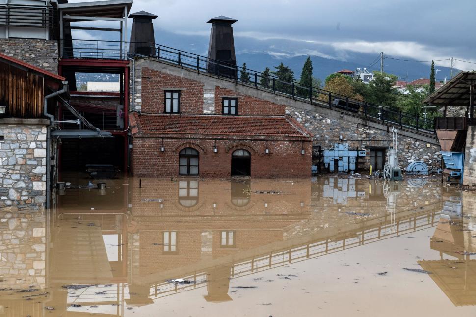 Centrul Greciei, măturat de inundațiile provocate de furtuna Elias. Pagube de două miliarde de euro 860807