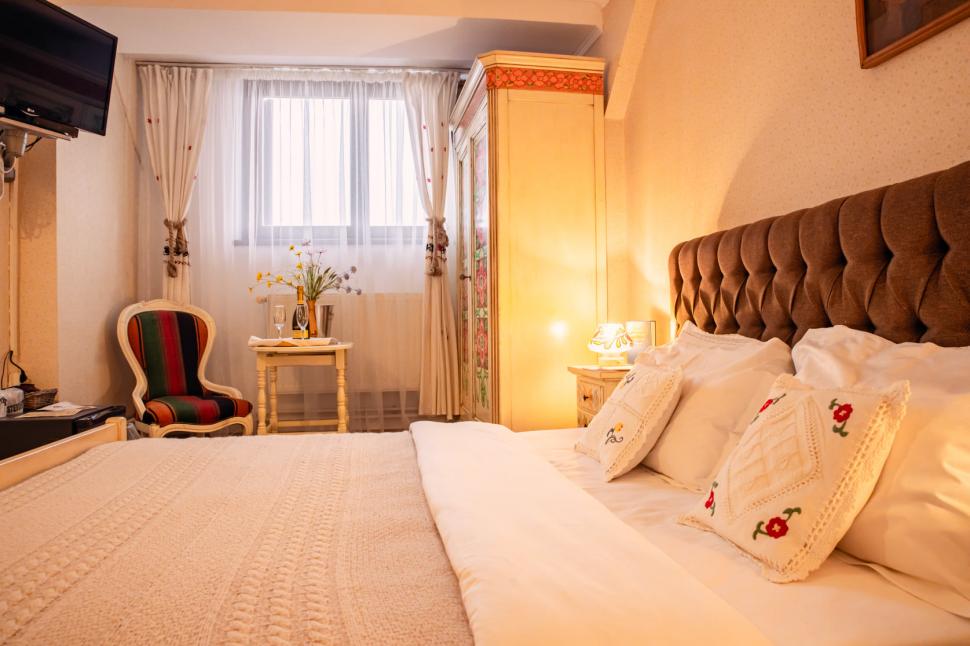 Hanu Ancuței, între legende și istoria reală 861045