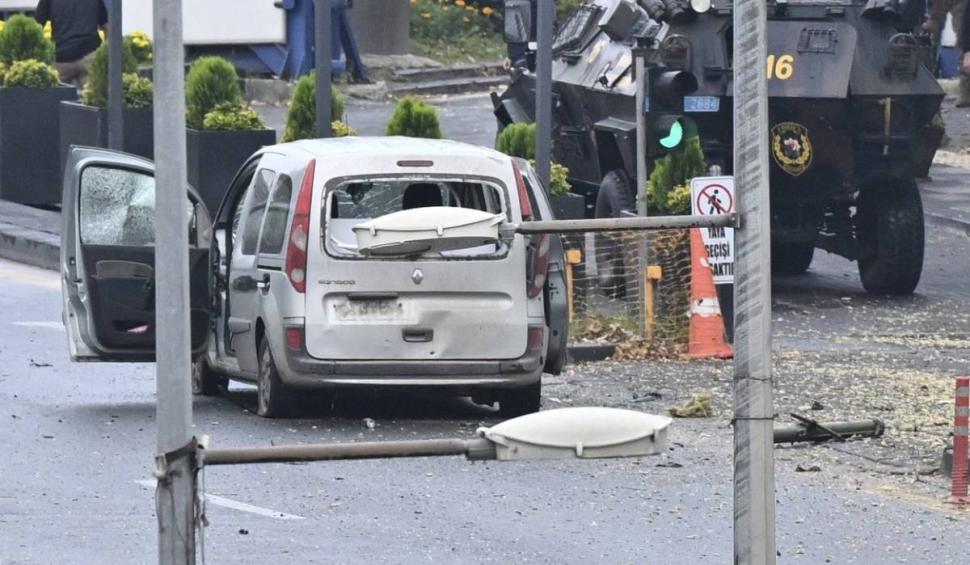 Atac terorist în Turcia. Două persoane au detonat o bombă în faţa Ministerului de Interne din Ankara  861090