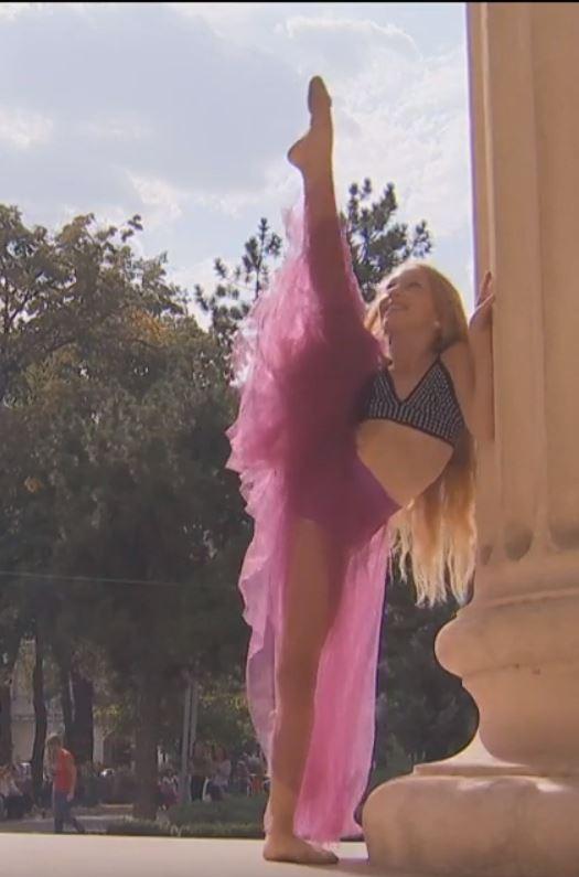 Ea este Andra Mihalcea, fetița de 10 ani care a cucerit scene importante din lumea dansului: ”Mă inspiră mama” 861239