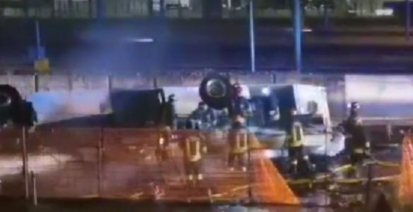 Tragedie în Italia. Un autobuz a căzut 15 metri în gol şi a luat foc, în Mestre, Veneţia. Sunt zeci de morţi şi răniţi 861593