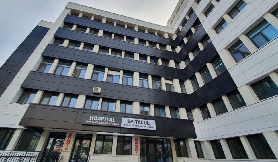 Un angajat al spitalului din Buhuși s-ar fi aruncat pe geamul unității medicale: "A avut loc un incident"