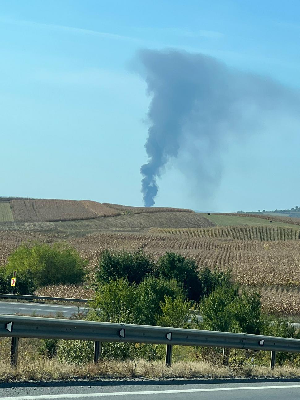 Incendiu de proporții cu degajări mari de fum în Ungheni, județul Mureș | A fost emis mesaj RO-ALERT 861497