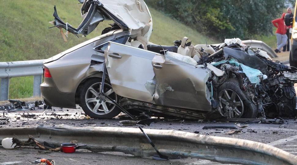 Imagini șocante de la locul accidentului în care a murit Valentin Illeș, pe o șosea din Ungaria 861795