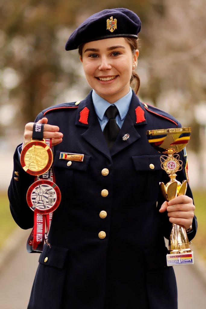 Ea este Medeea Zafiris, adolescenta româncă dublă campioană mondială la karate: ”Performanțele au venit prin multă muncă” 861674