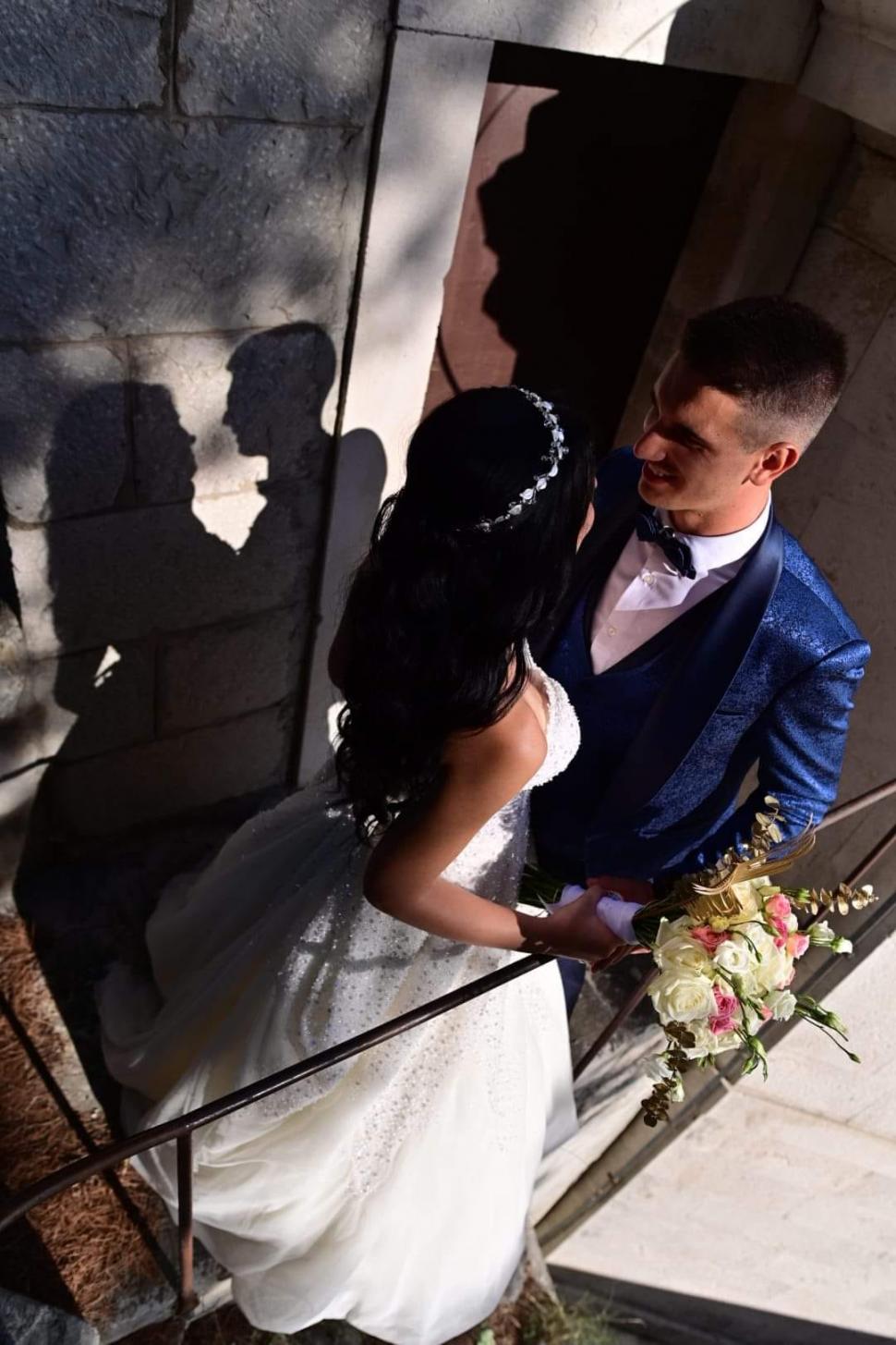 Doi tineri din Croația, pasageri în autocarul care s-a prăbușit de pe pod la Mestre, erau în luna de miere. Fata însărcinată în 5 luni a murit, iar soțul ei este la ATI și nu a aflat că și-a pierdut soția și copilul 861999