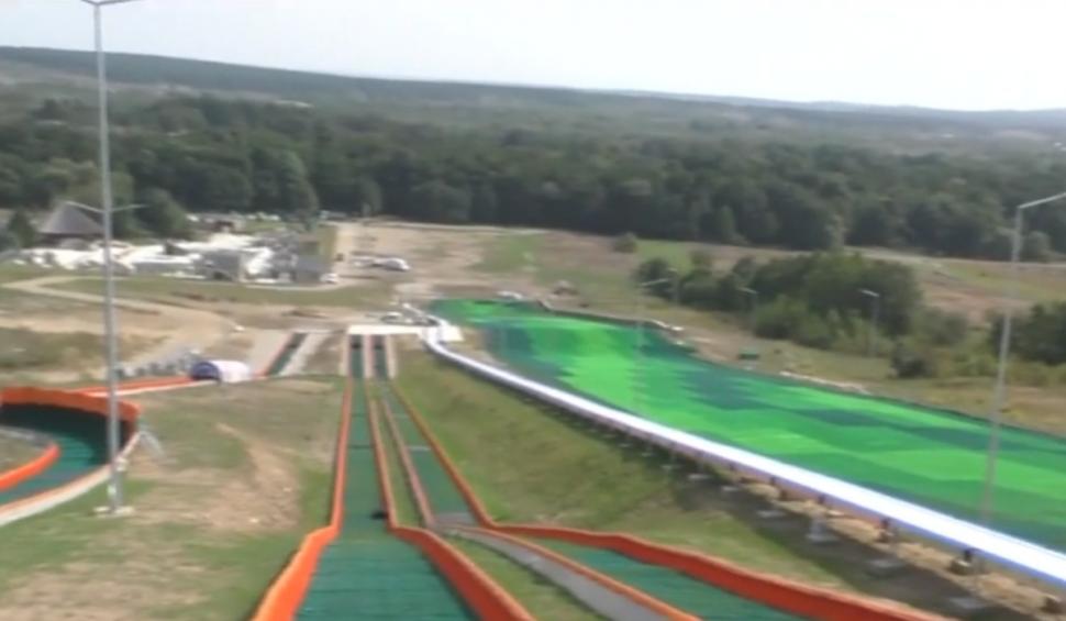 Comuna din România cu cea mai lungă pârtie din ţară pe care se poate schia tot anul 862237