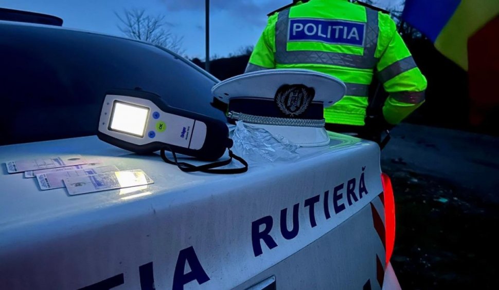 Un poliţist a suflat în etilotest în locul unui şofer pentru a-l scăpa de dosar, în Curtea de Argeş