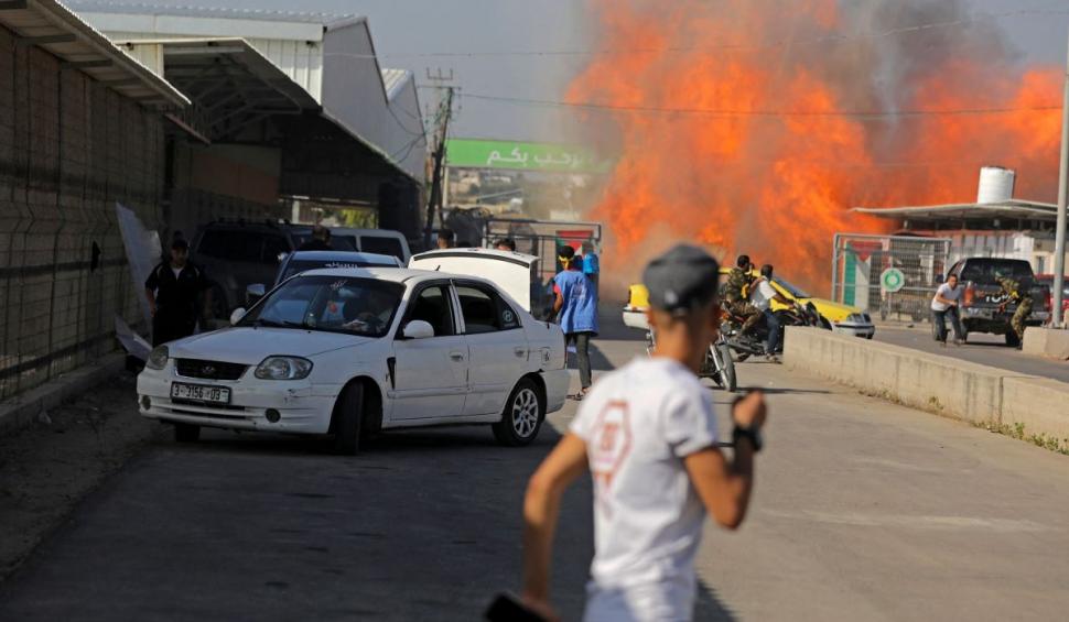 Război în Israel. Teroriştii Hamas răpesc şi ucid civili | Radu Tudor: "Acest amplu atentat terorist realizat de Hamas a inclus şi invadarea unor unităţi militare" 862325
