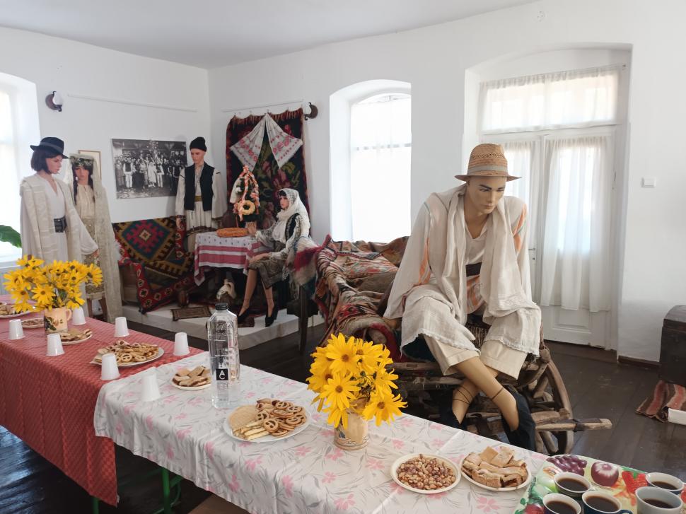 Pietroșița revine la turism, cu "Toamna Literară" la Muzeul de Etnografie 862490