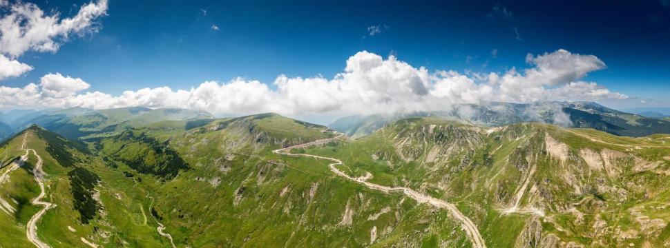 Circulaţia pe Transfăgărăşan şi Transalpina nu se va mai închide la dată fixă. Până când vor putea șoferii să circule pe cele două drumuri 862665