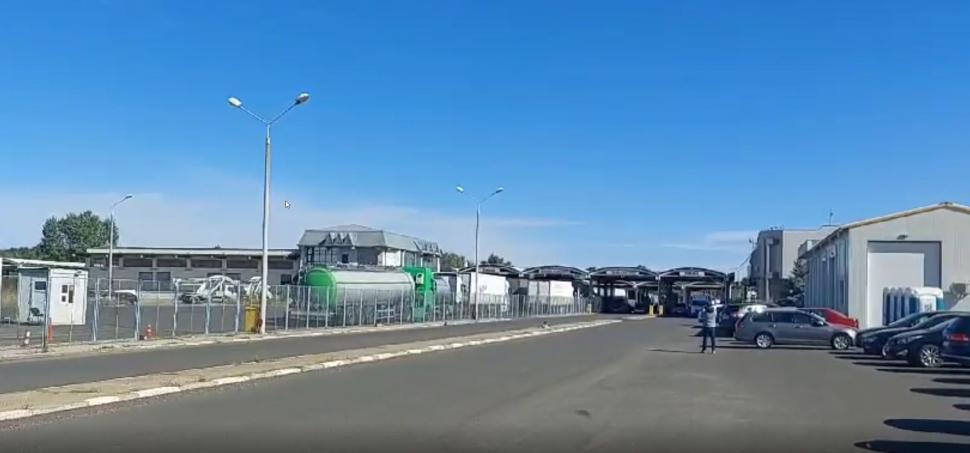 Cozi kilometrice în vama din Galați, după ce frontiera de la Isaccea a fost închisă. Mulți dintre șoferi au așteptat câte trei zile la rând 862744