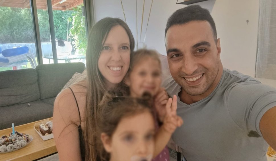 Un israelian și-a văzut soția și fiicele răpite de Hamas într-un videoclip viral pe internet: "Situația nu arată bine"
