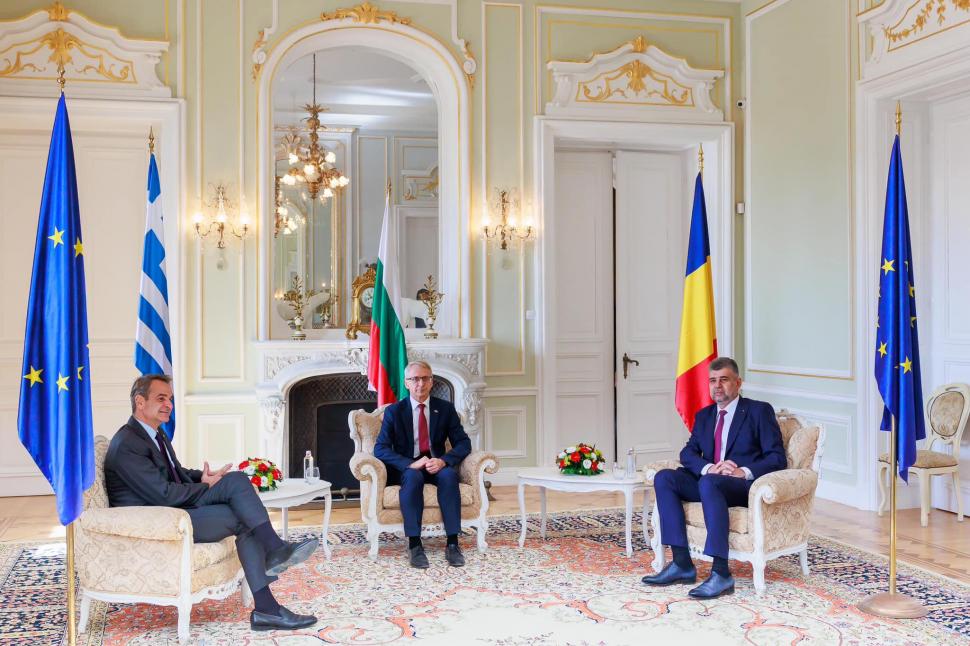 Marcel Ciolacu reface strategia pentru Schengen cu premierii din Bulgaria şi Grecia, la întâlnirea trilaterală de la Varna 862675