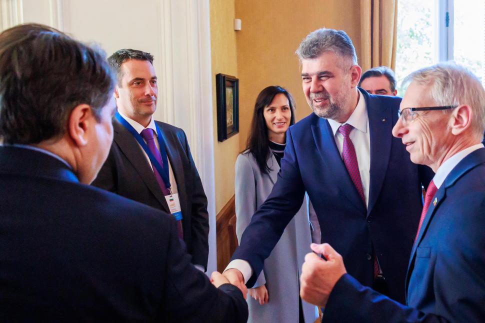 Marcel Ciolacu reface strategia pentru Schengen cu premierii din Bulgaria şi Grecia, la întâlnirea trilaterală de la Varna 862677