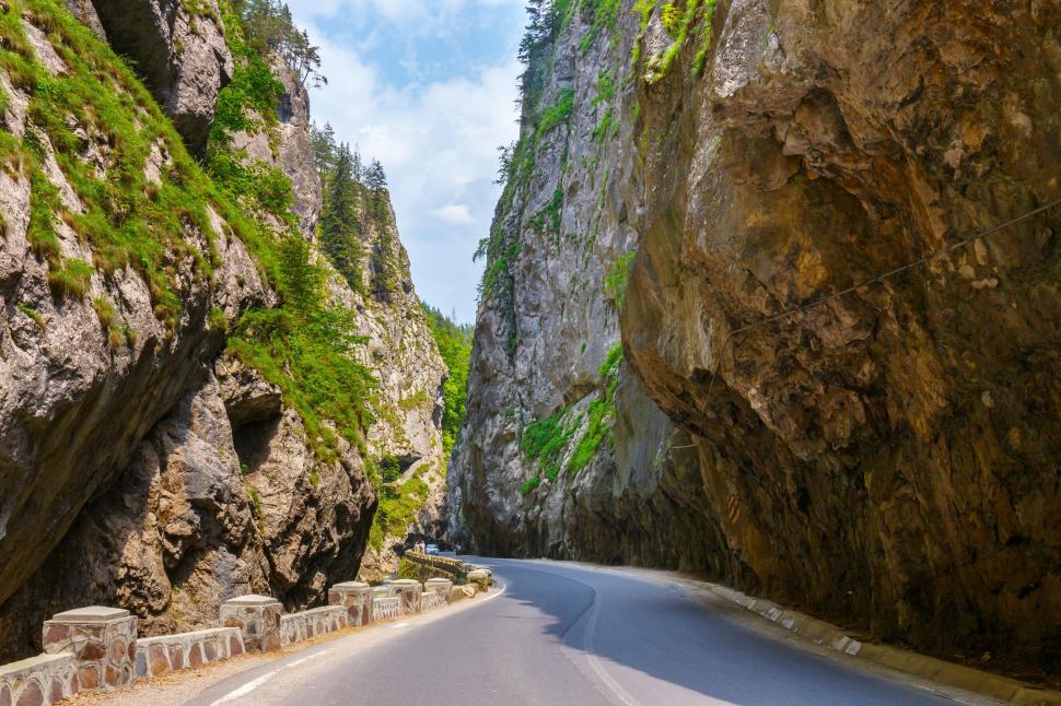 Cheile Bicazului rămân în administrarea judeţului Neamţ. Curtea de Apel Târgu Mureş a respins definitiv solicitarea CJ Harghita 863133