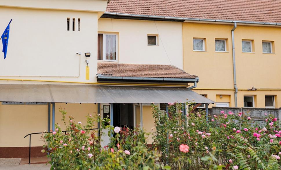 Gestul impresionant al unui bărbat care a rămas fără casă | A donat 10.000 de lei unui centru social în care a locuit, în Satu Mare 863214