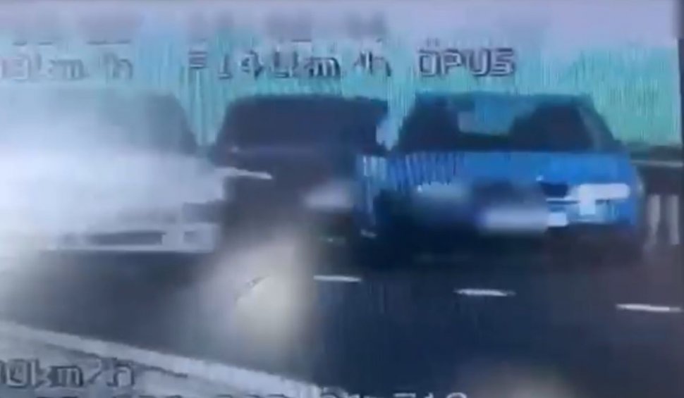 Şofer filmat de poliţişti când dă flash-uri şi forţează alt şofer să se dea la o parte, pe autostrada A2