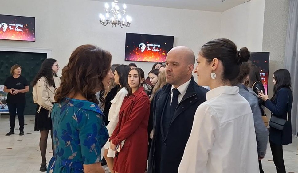 Carmen Iohannis și-a dus elevii la Festivalul de Operă, însoțită de SPP: "Vreau să guste din frumusețea baletului și a artei"