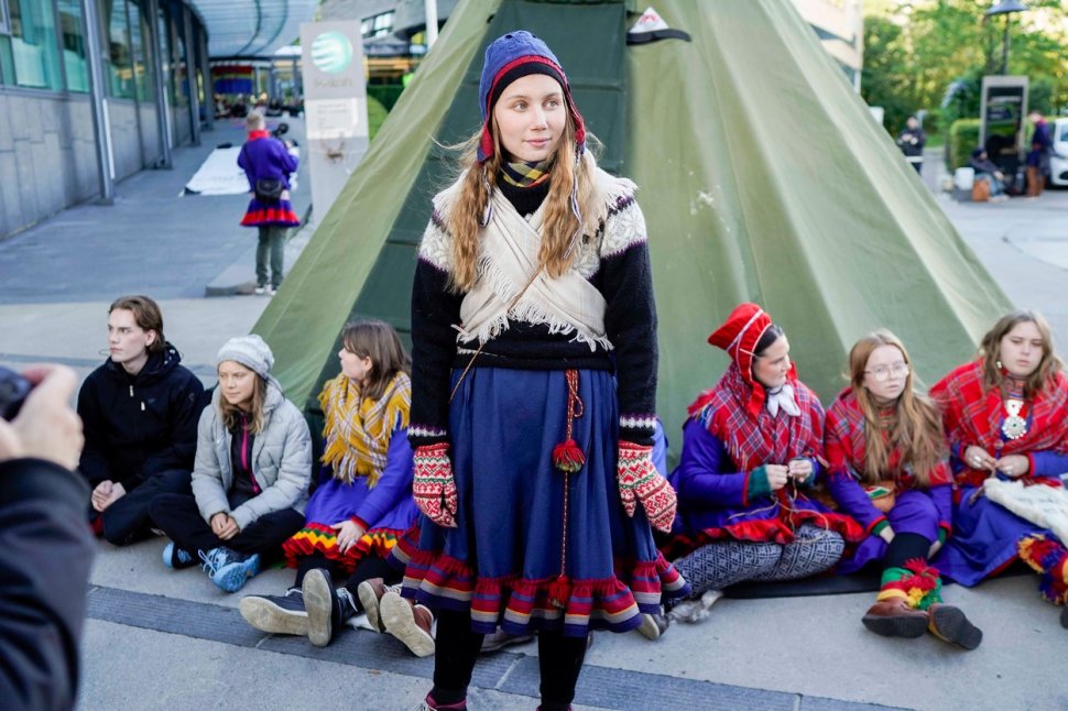 Greta Thunberg se ”luptă” cu turbinele eoliene ilegale din Norvegia