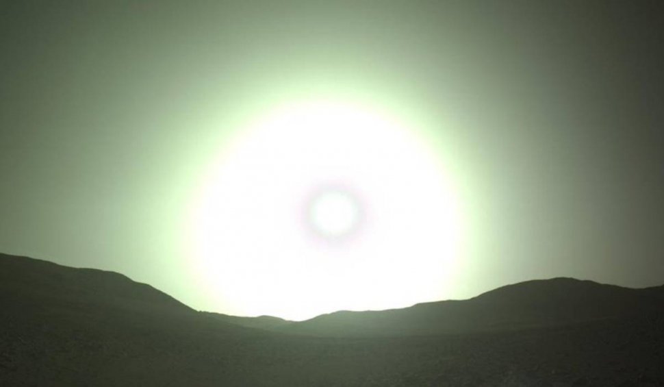 Fenomen incredibil pe cer! Apus de Soare, verde-albăstrui, surprins de pe Marte