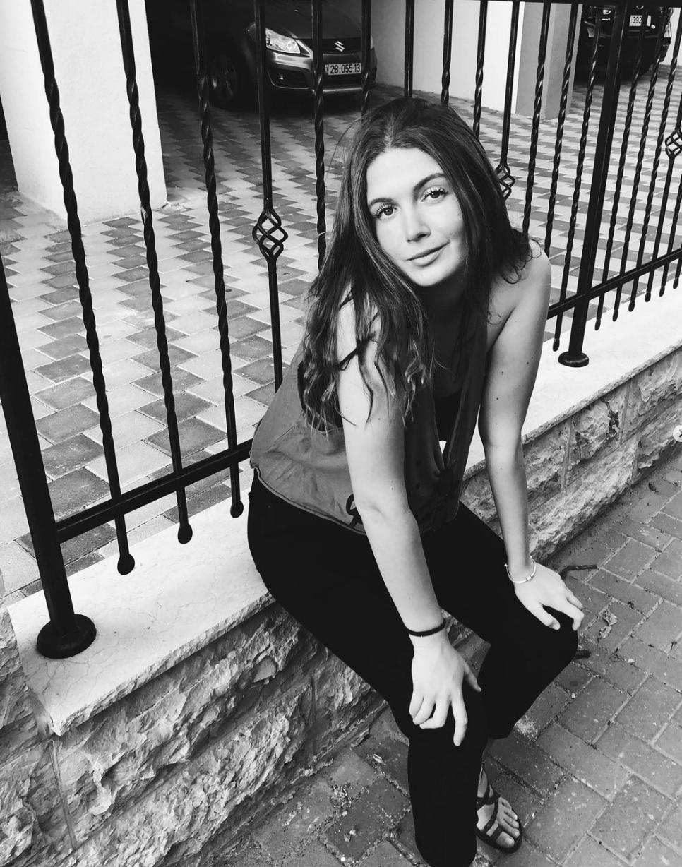 Bruna Văleanu, tânăra cu origini românești, ucisă de teroriștii Hamas, condusă pe ultimul drum cu 10.000 de oameni: "Copilul nostru a devenit o mică stea în Univers" 863666