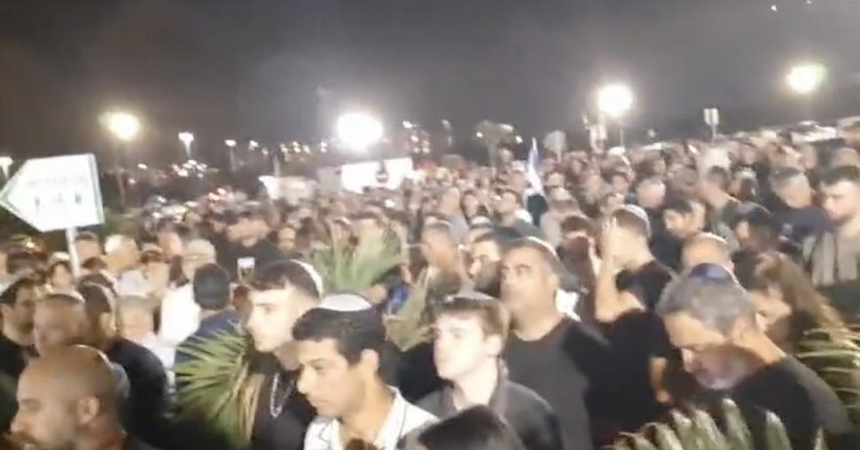 Bruna Văleanu, tânăra cu origini românești, ucisă de teroriștii Hamas, condusă pe ultimul drum cu 10.000 de oameni: "Copilul nostru a devenit o mică stea în Univers" 863670