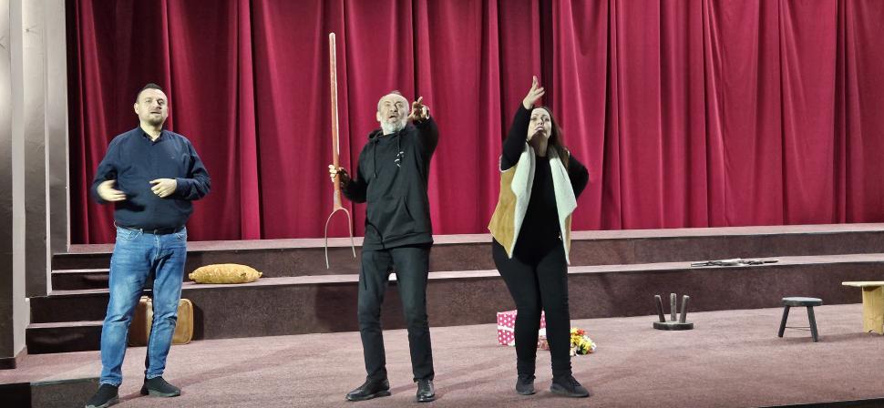 Teatru pentru nevăzători și surdo-muți, la Botoşani: "Au dreptul de a fi în sala de spectacole". Detaliile proiectului unic în Moldova 863474