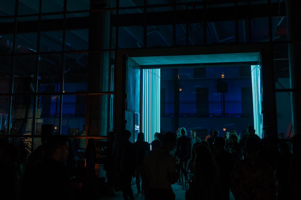 Tranziția către un viitor mai optimist - o nouă instalație imersivă marca IQOS, la festivalul DIPLOMA 863572