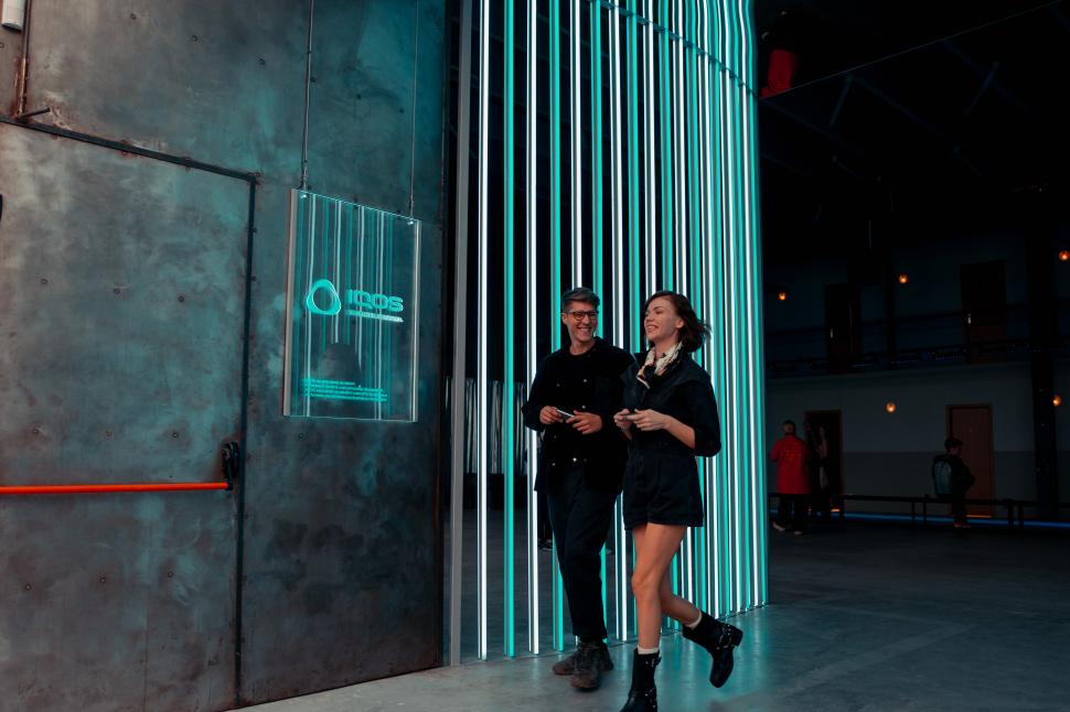 Tranziția către un viitor mai optimist - o nouă instalație imersivă marca IQOS, la festivalul DIPLOMA 863579