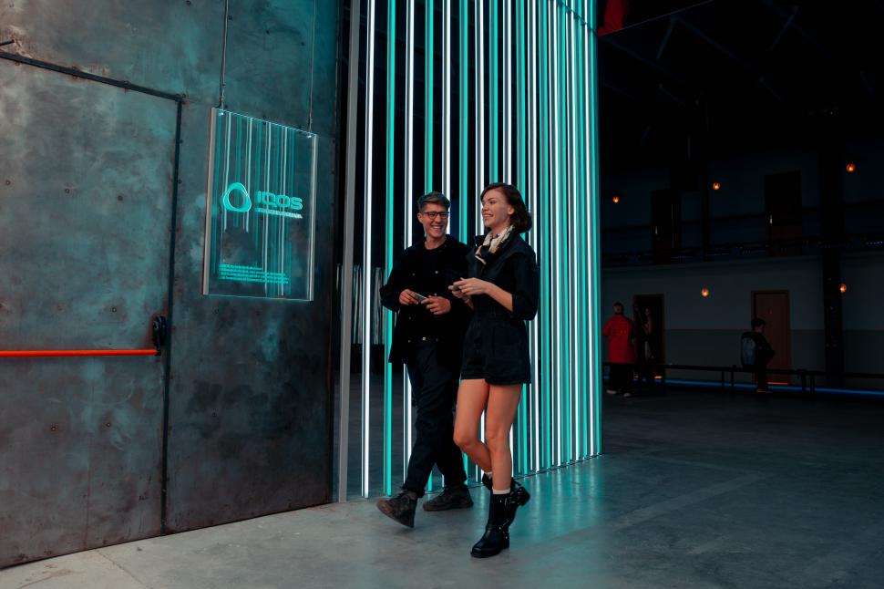 Tranziția către un viitor mai optimist - o nouă instalație imersivă marca IQOS, la festivalul DIPLOMA 863580