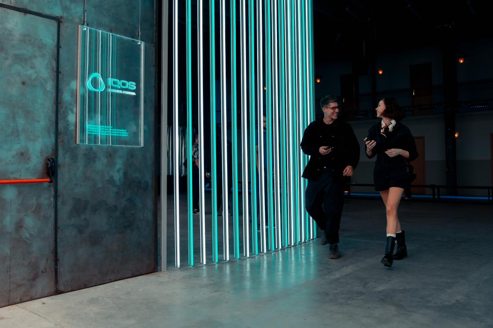 Tranziția către un viitor mai optimist - o nouă instalație imersivă marca IQOS, la festivalul DIPLOMA 863581