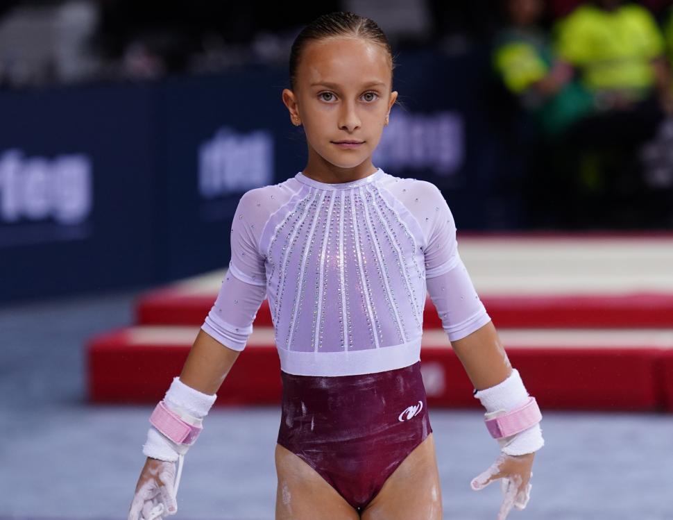 "Vreau să fiu ca Nadia Comăneci" | Ea este Alessandra, o fetiţă de origine română, campioana Spaniei la gimnastică artistică 863632