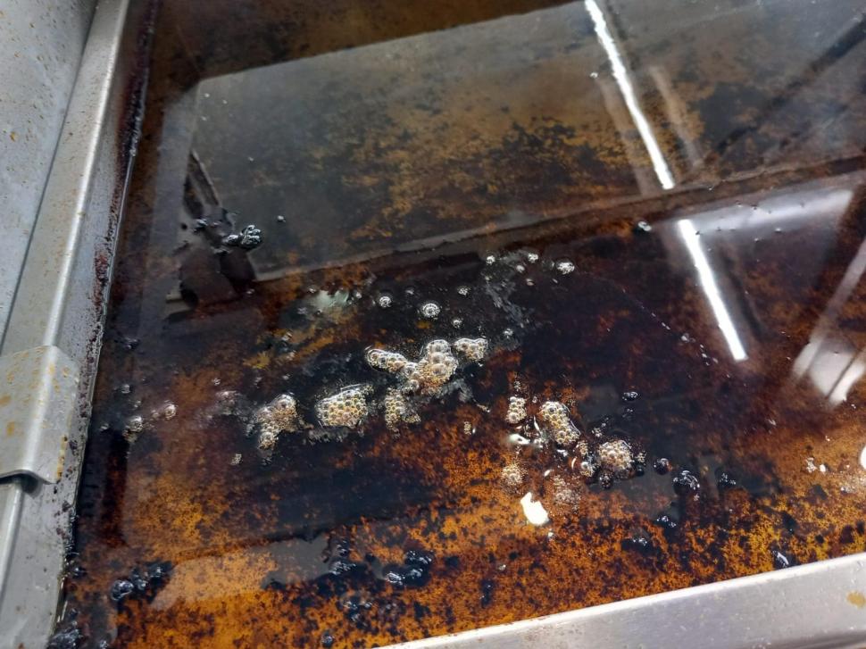 Zeci de magazine, dintr-un lanţ cunoscut de hipermarketuri, închise şi amendate de ANPC, într-o singură zi. Neregulile găsite de inspectori 863757