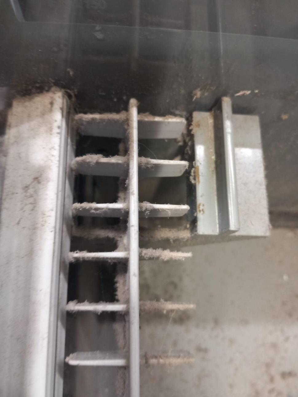 Zeci de magazine, dintr-un lanţ cunoscut de hipermarketuri, închise şi amendate de ANPC, într-o singură zi. Neregulile găsite de inspectori 863758