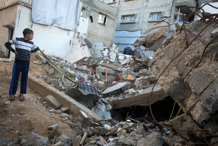 Proviziile se epuizează în Fâşia Gaza. Armata israeliană deschide două culoare umanitare