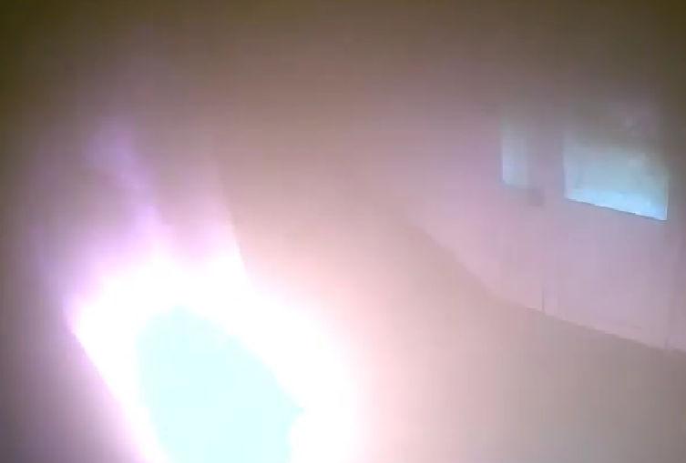 Un băiat de doar 9 ani a provocat intenţionat un incendiu într-un bloc din Tecuci. Zeci de oameni au fost evacuaţi 864207