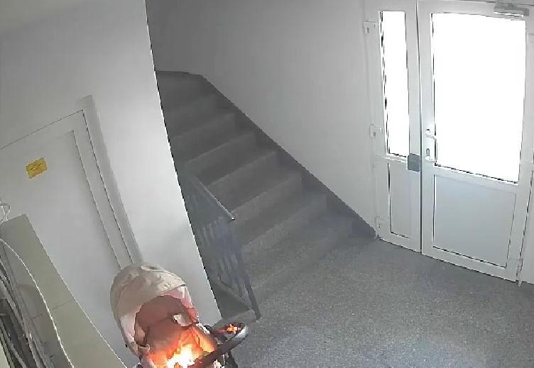 Un băiat de doar 9 ani a provocat intenţionat un incendiu într-un bloc din Tecuci. Zeci de oameni au fost evacuaţi 864211