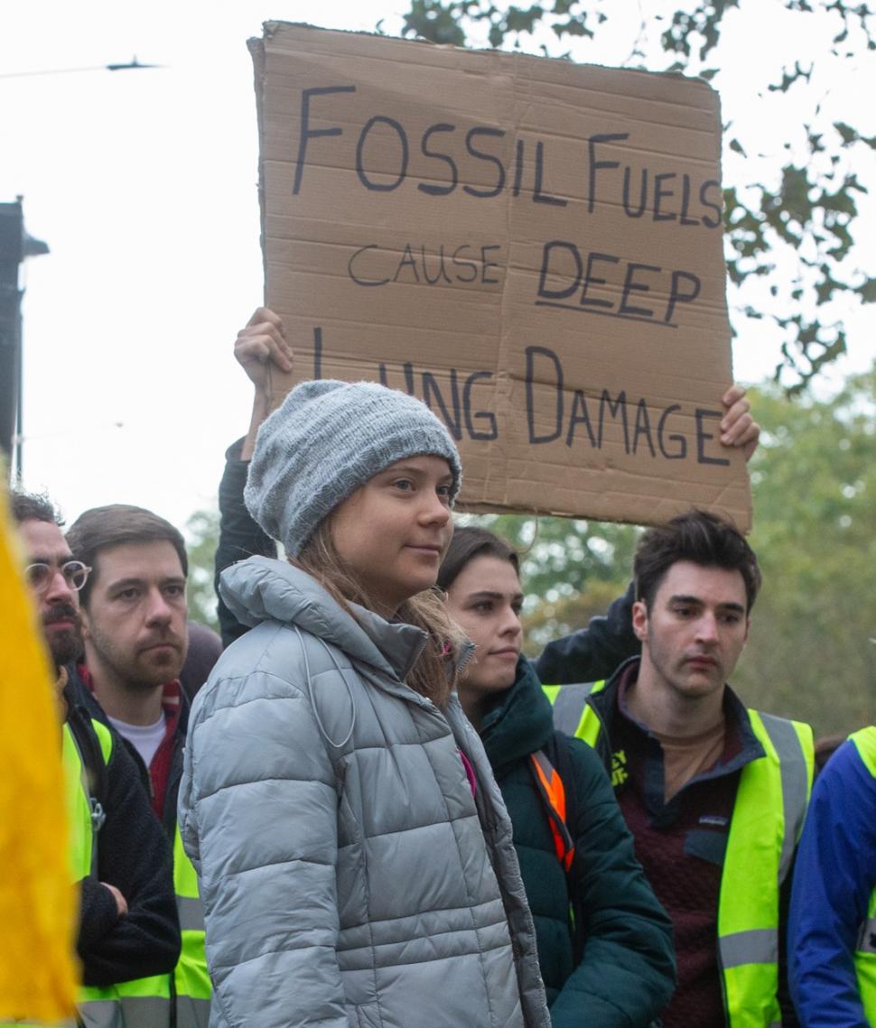 Greta Thunberg, activista pentru climă, a fost reținută de polițiști la Londra 864182