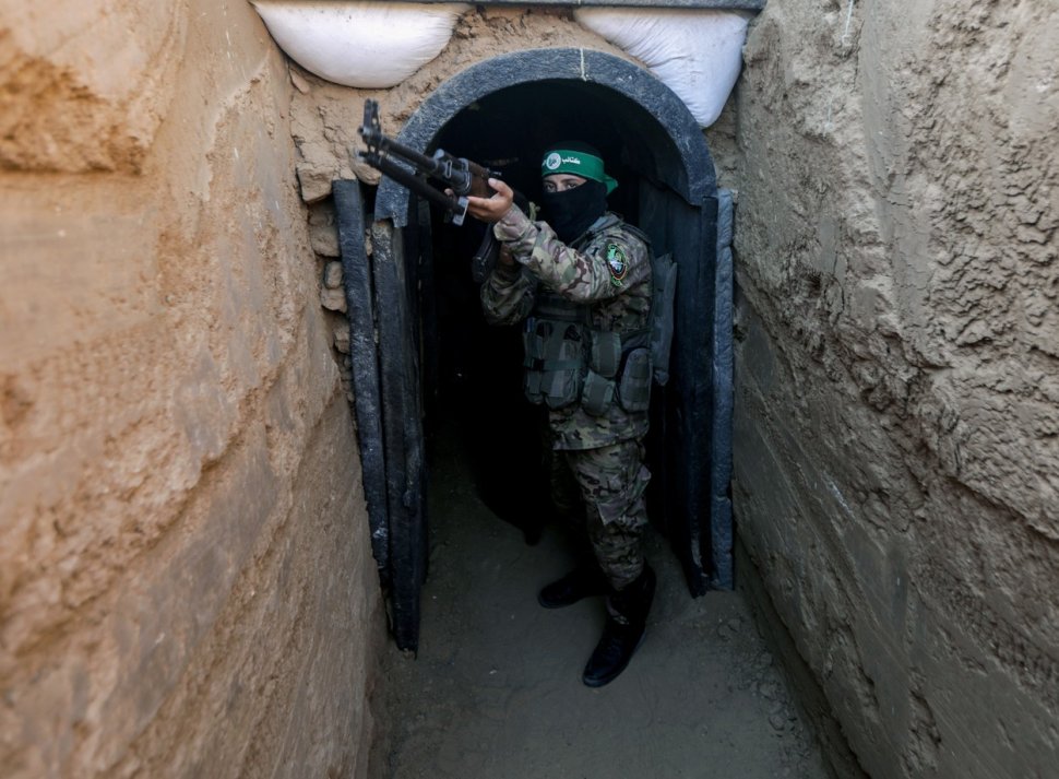 Labirint de tuneluri sub Fâșia Gaza. Imagini din oraşul subteran în care se ascund şefii teroriştilor