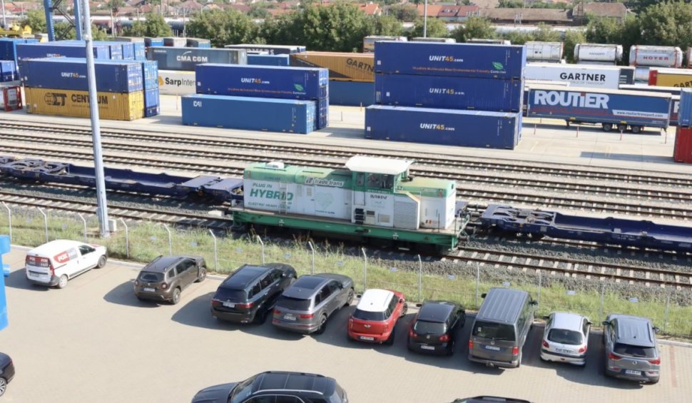 Orașul din România unde circulă prima locomotivă hibrid construită în țara noastră: Poate tracta trenuri lungi de 600 de metri