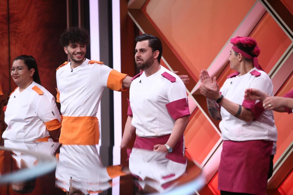 Finaliştii Chefi la cuţite 2023. Ioana Dehelean, Valentin Timofte şi Janni Alexandridis se luptă pentru marele premiu 864265