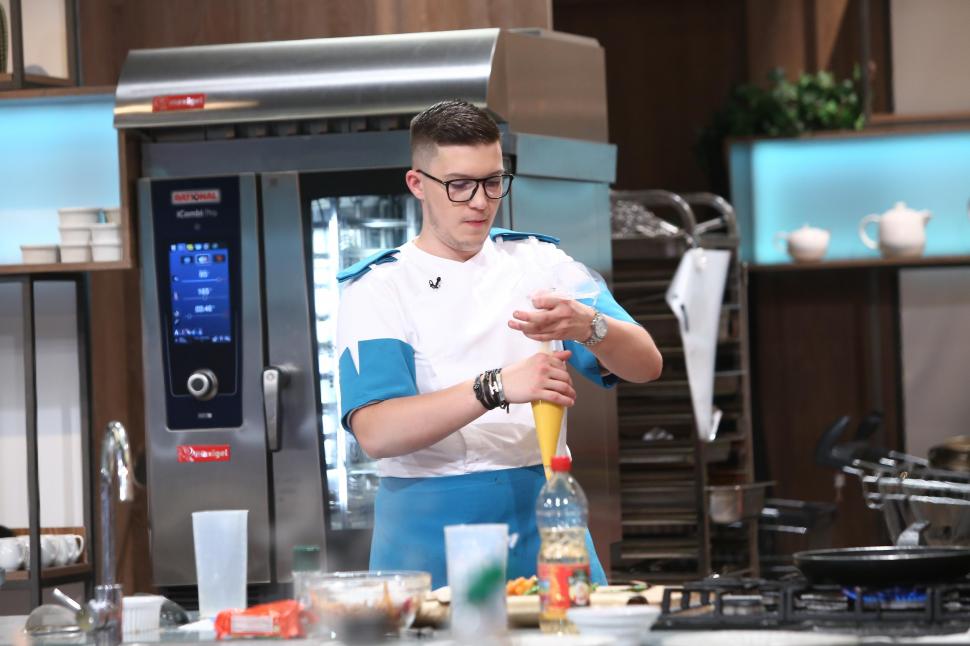 Finaliştii Chefi la cuţite 2023. Ioana Dehelean, Valentin Timofte şi Janni Alexandridis se luptă pentru marele premiu 864270