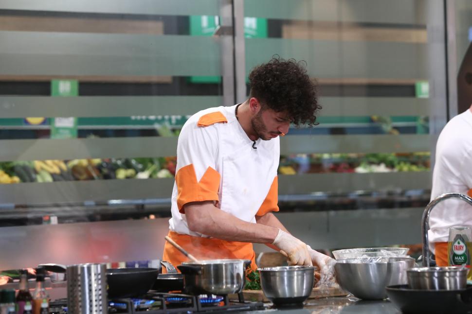 Finaliştii Chefi la cuţite 2023. Ioana Dehelean, Valentin Timofte şi Janni Alexandridis se luptă pentru marele premiu 864271