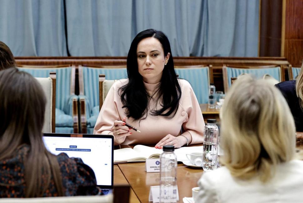 Ministerul Muncii, negocieri maraton pentru legea salarizării: "Ne dorim o lege care să aducă claritate, iar pentru muncă egală plata să fie egală" 864429