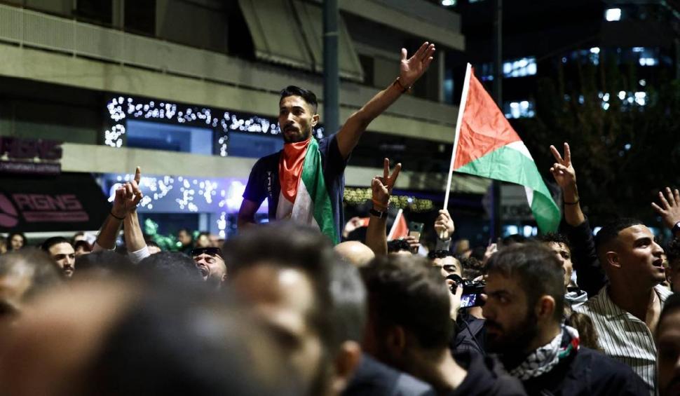 10.000 de persoane protestează în Atena pro-Israel, dar şi pro-Palestina 864514
