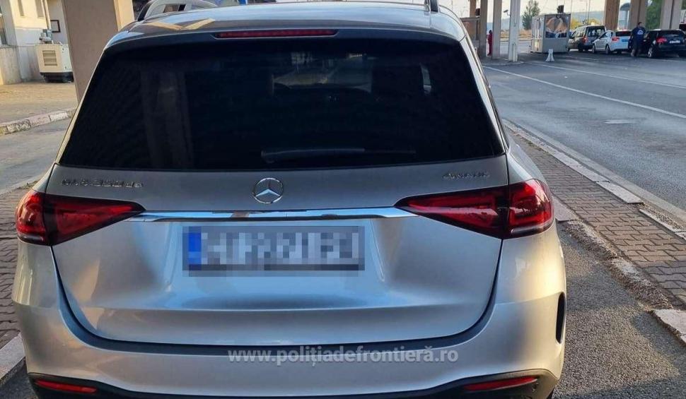 Un bărbat, care încerca să iasă din România, a rămas fără maşina de 100.000 de euro la Giurgiu 864615